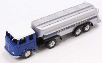 A Marklin No. 8032 Mercedes Aral articulated tanker comprising blue body with silver trailer,