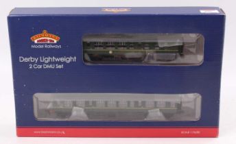 Bachmann Branch-Line Derby 2-car DMU BR green lined yellow (M) Outer sleeve is missing, card