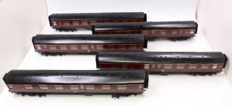 Gauge 1. Set of five BR Mk.1 coaches 1:32 scale by Curlew Coaches, maroon livery, basic lining