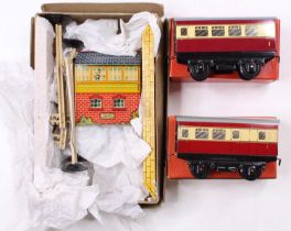 Hornby ‘M’ Station Set comprising one ‘M’ station, one ‘M’ Wayside station, one ‘M’ signal cabin;