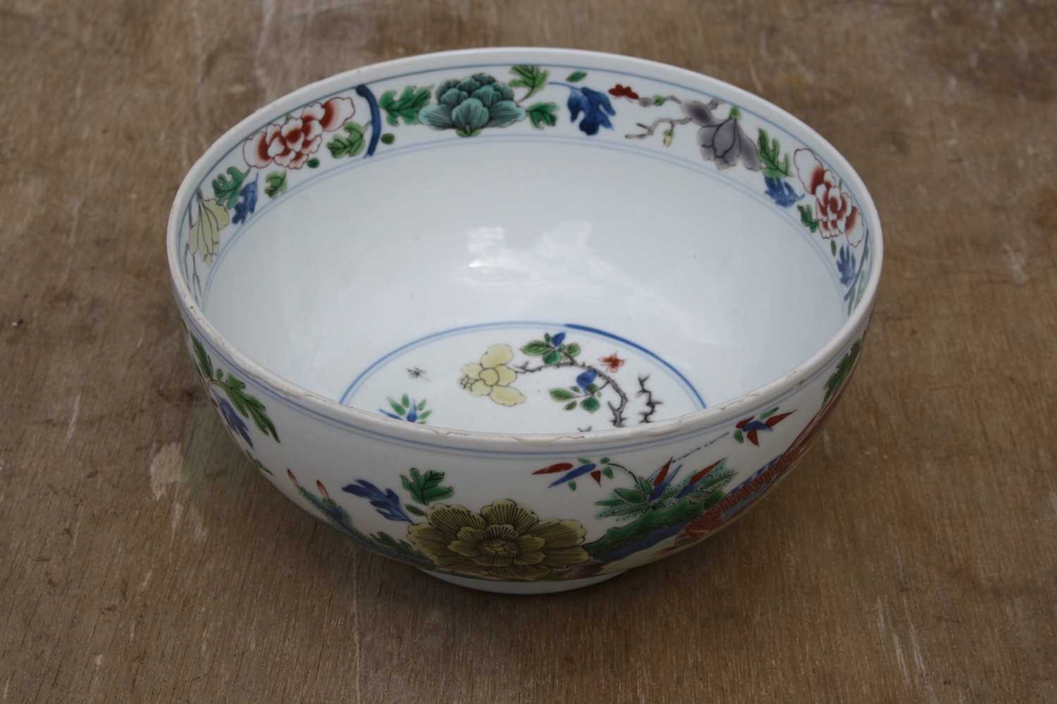 A Chinese porcelain bowl, enamel decorated with birds amongst flowers, dia.19cm Some fritting to the - Image 9 of 20