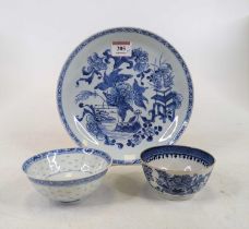 A Chinese blue and white porcelain dish, decorated with flowers, dia.21cml together with two blue