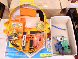 A small quantity of various diecast to include Matchbox collector's case for a construction set,