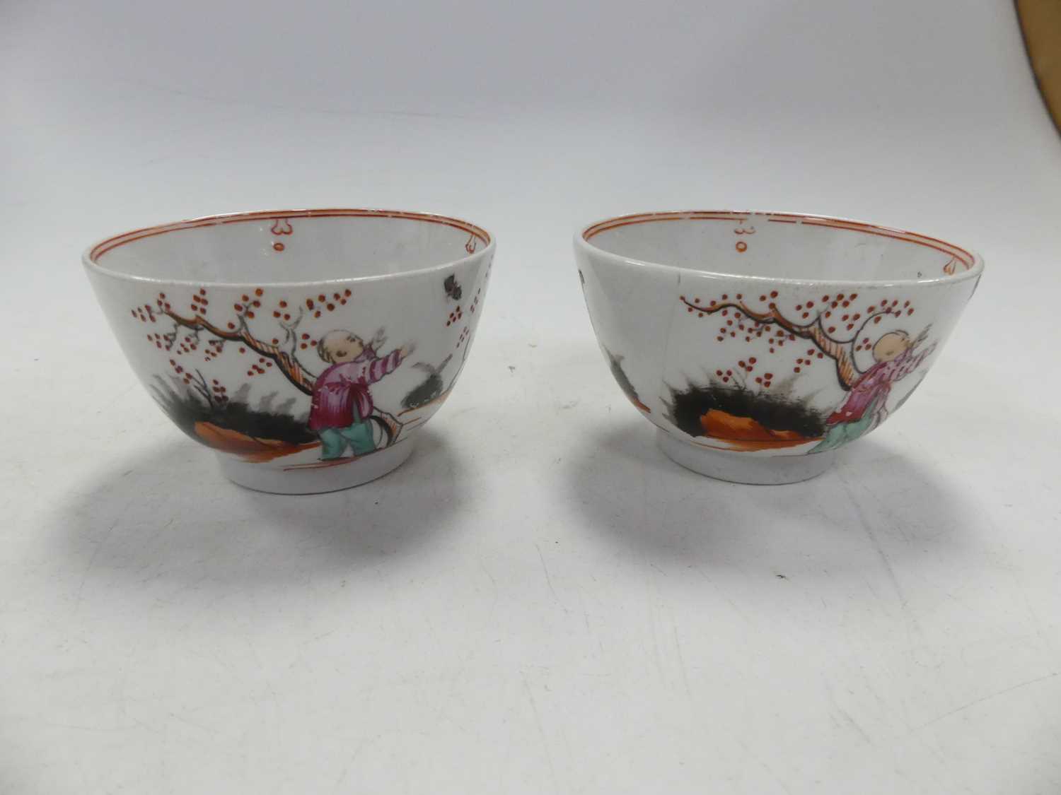 A collection of Asian ceramics, to include blue and white porcelain tea bowls Large bowl is - Image 7 of 9