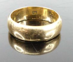 A 14ct gold court shaped wedding band, 5.4g, size N