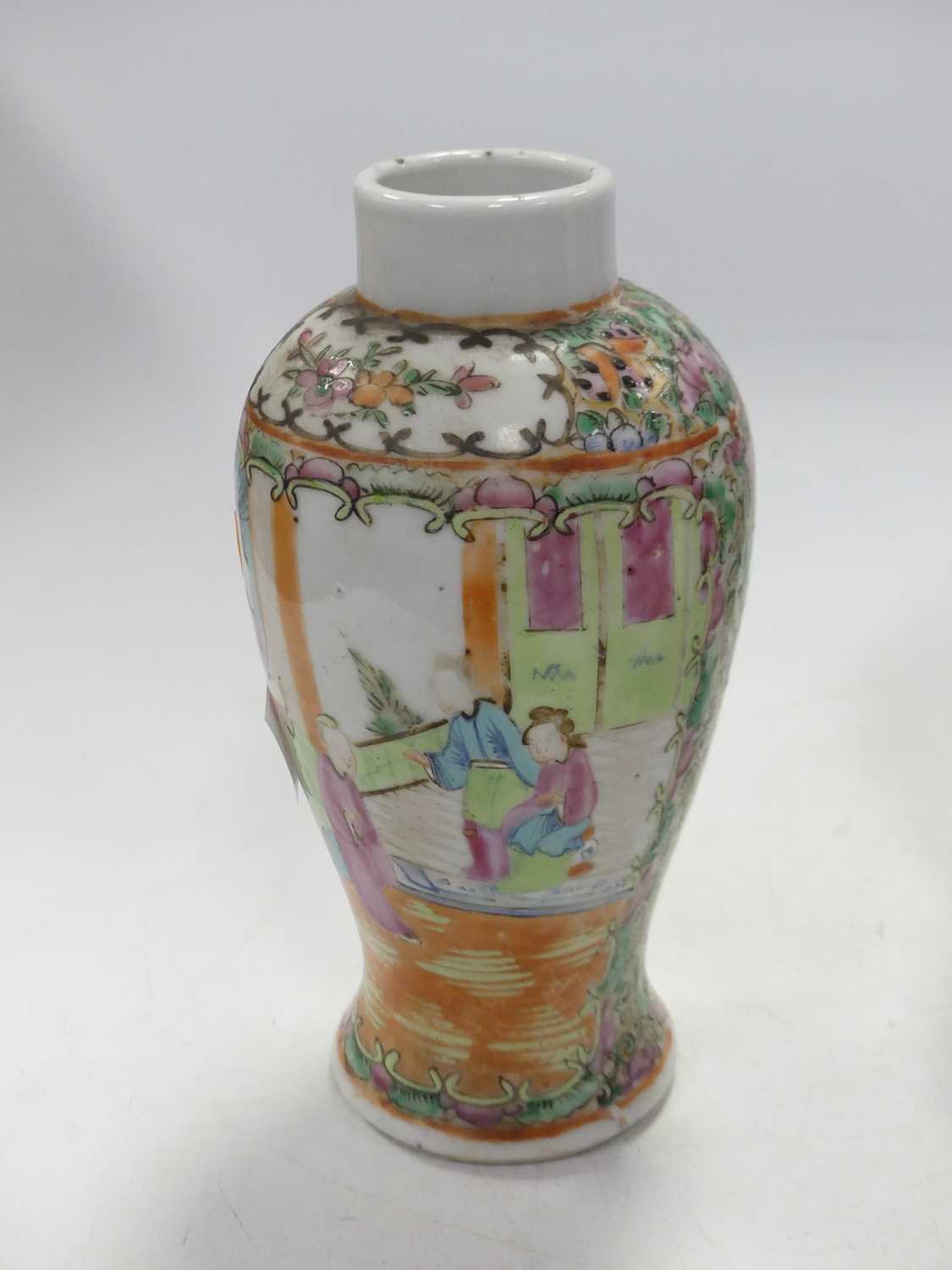 A Chinese Canton porcelain vase, of baluster form, enamel decorated with birds, h.19cm; together - Image 2 of 11
