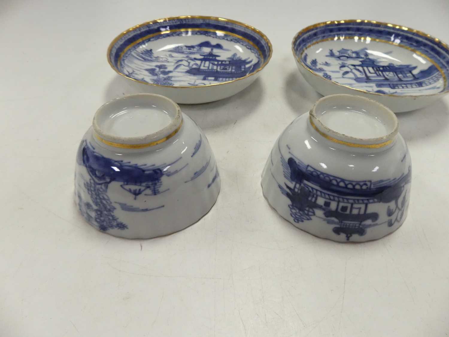 A collection of Asian ceramics, to include blue and white porcelain tea bowls Large bowl is - Image 8 of 9