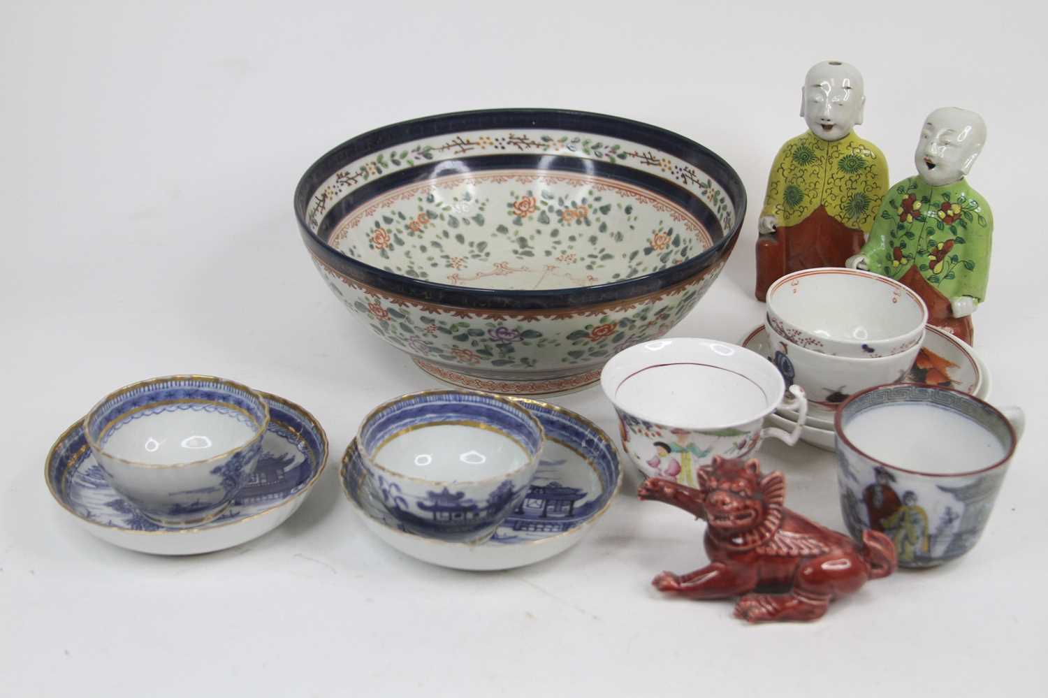 A collection of Asian ceramics, to include blue and white porcelain tea bowls Large bowl is - Image 2 of 9