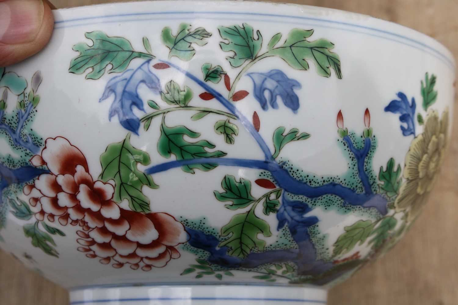 A Chinese porcelain bowl, enamel decorated with birds amongst flowers, dia.19cm Some fritting to the - Image 10 of 20