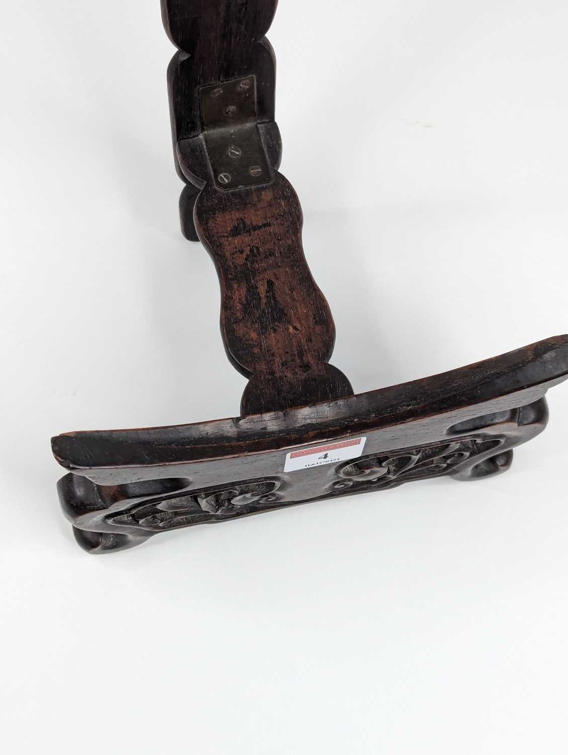 A Chinese carved hardwood charger stand, height 40cm - Image 2 of 2