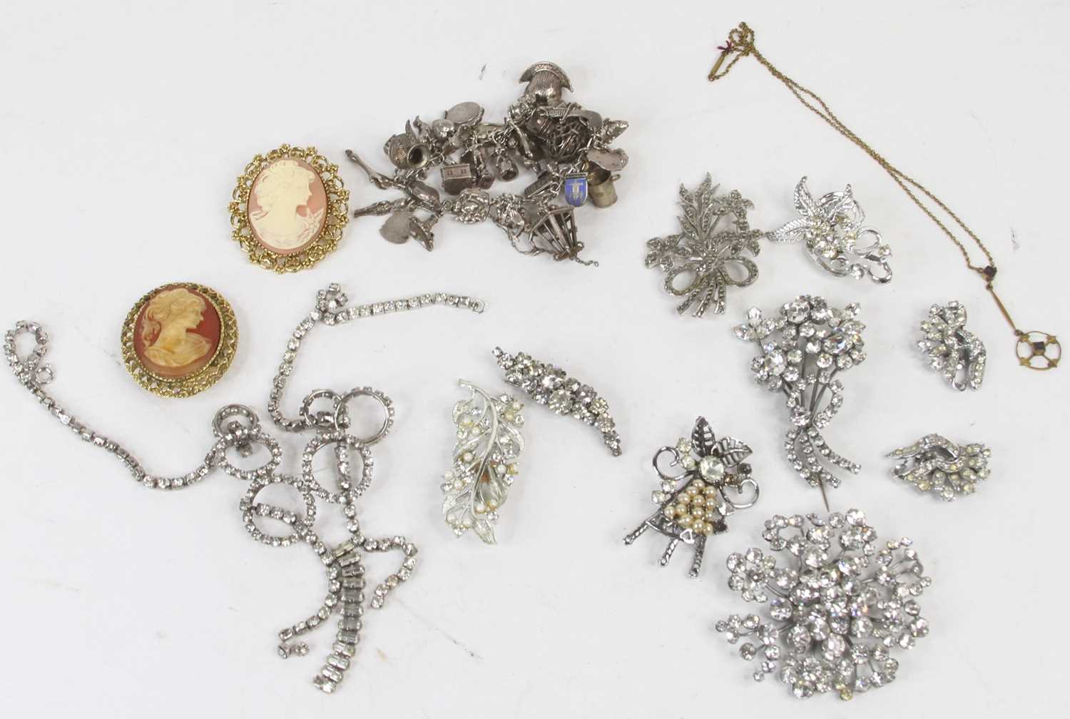 A collection of costume jewellery, to include cameo brooches