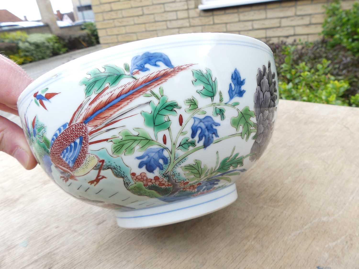 A Chinese porcelain bowl, enamel decorated with birds amongst flowers, dia.19cm Some fritting to the - Image 20 of 20