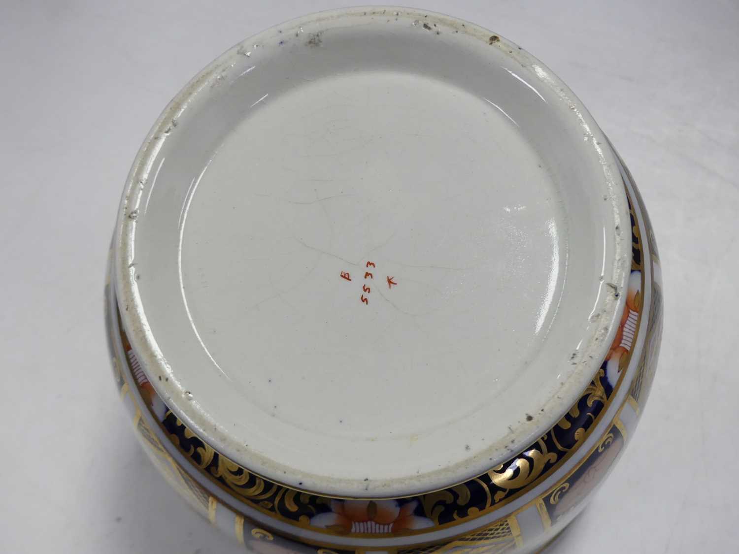 A 19th century cache pot decorated in the Imari palette on a cobalt blue ground, possibly Davenport, - Image 4 of 5