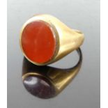 A 9ct gold agate set signet ring, 6.7g, size T