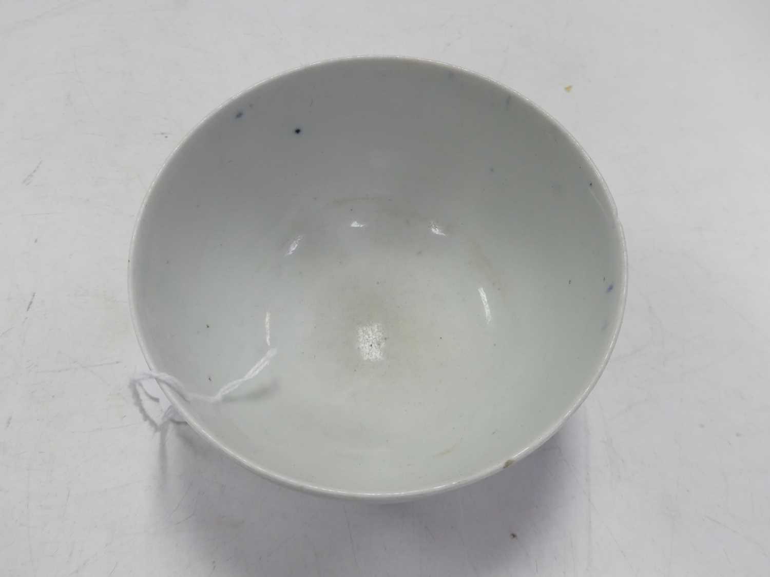 A Chinese blue and white porcelain bowl, decorated with flowers, six character mark to the base, - Image 5 of 7