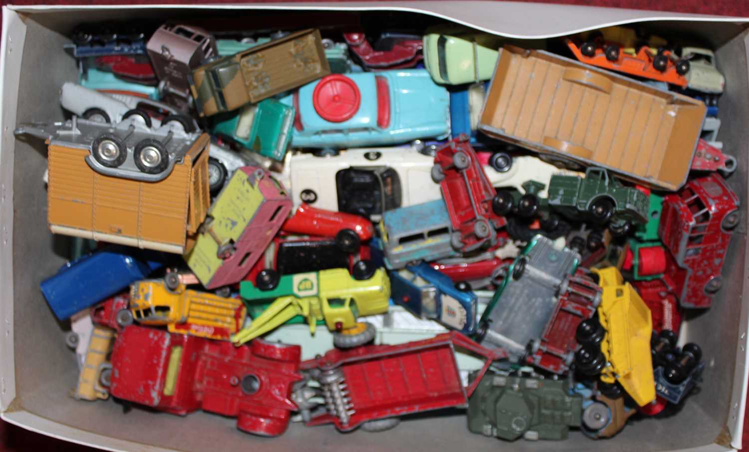 A small quantity of loose and playworn diecast to include Matchbox No. 37 Karrier Bantam, Matchbox
