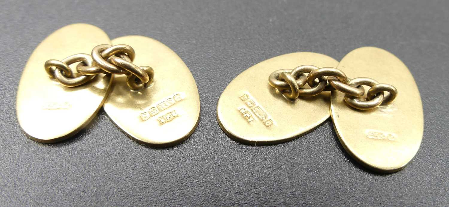 A pair of 9ct gold engine turned gent's oval cufflinks, 6.1g, 18 x 11mm - Image 2 of 2