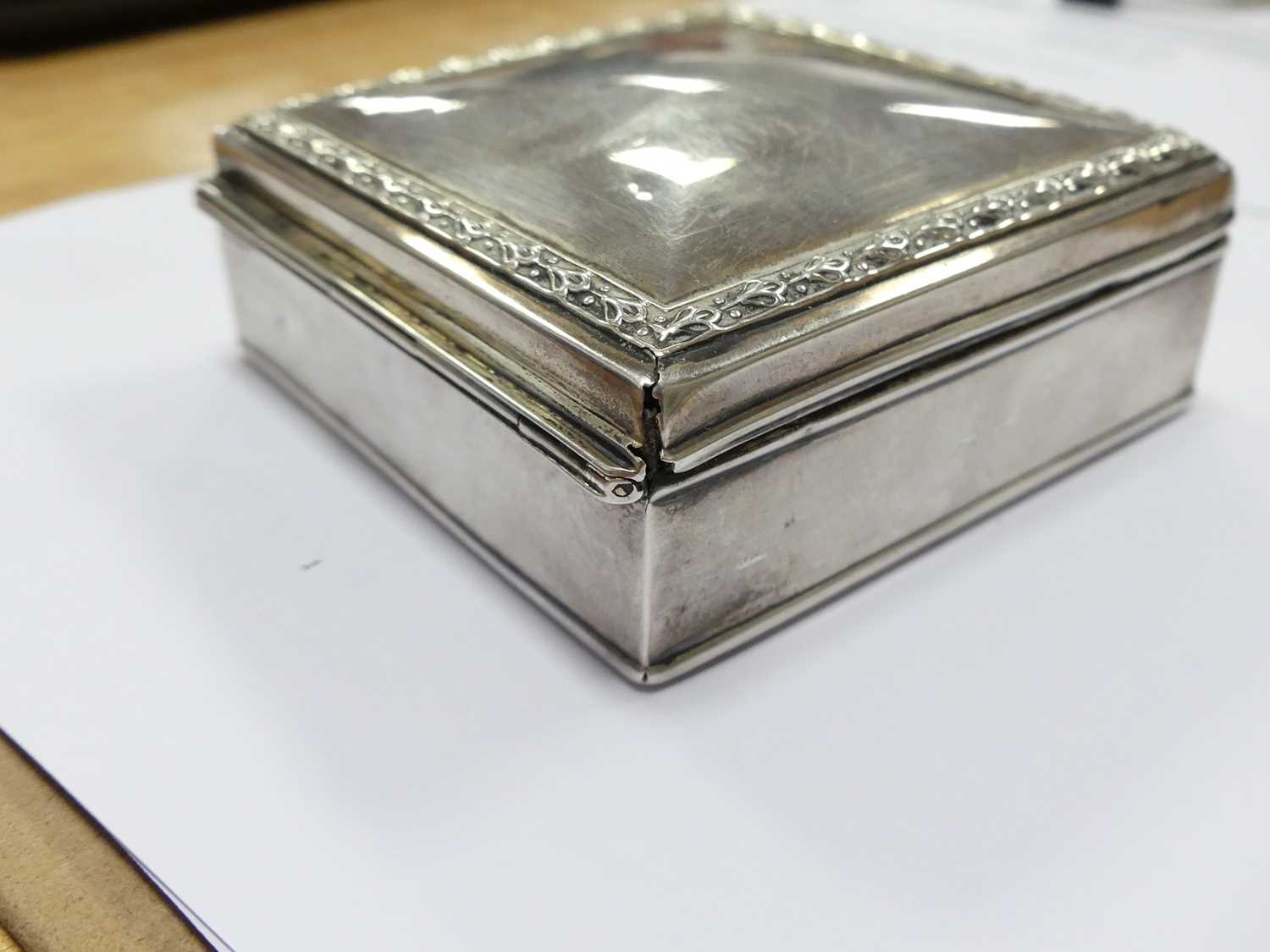 An Edward VII silver jewellery box, Birmingham 1907; together with a pierced silver napkin ring - Image 3 of 3