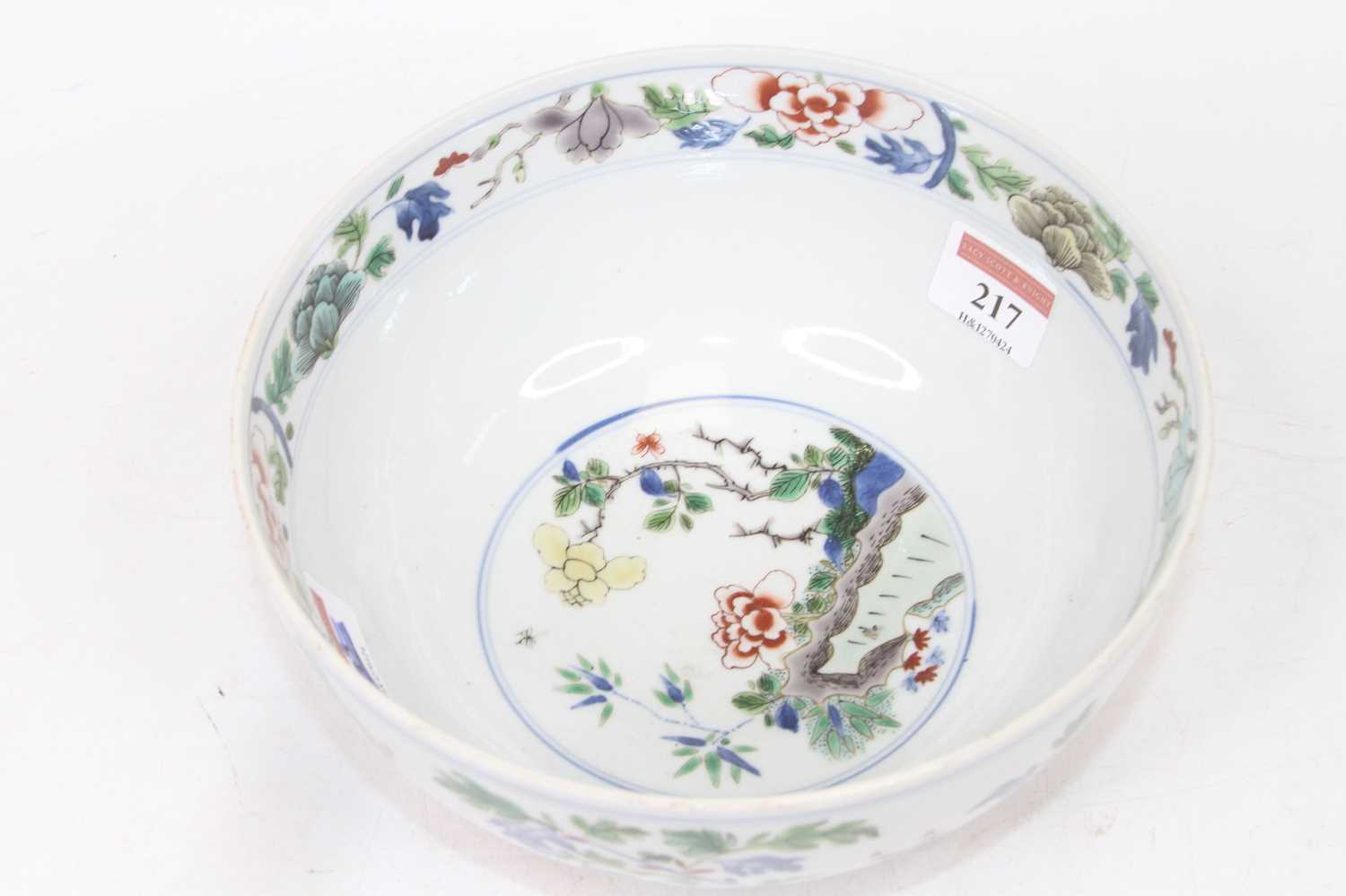 A Chinese porcelain bowl, enamel decorated with birds amongst flowers, dia.19cm Some fritting to the - Image 3 of 20