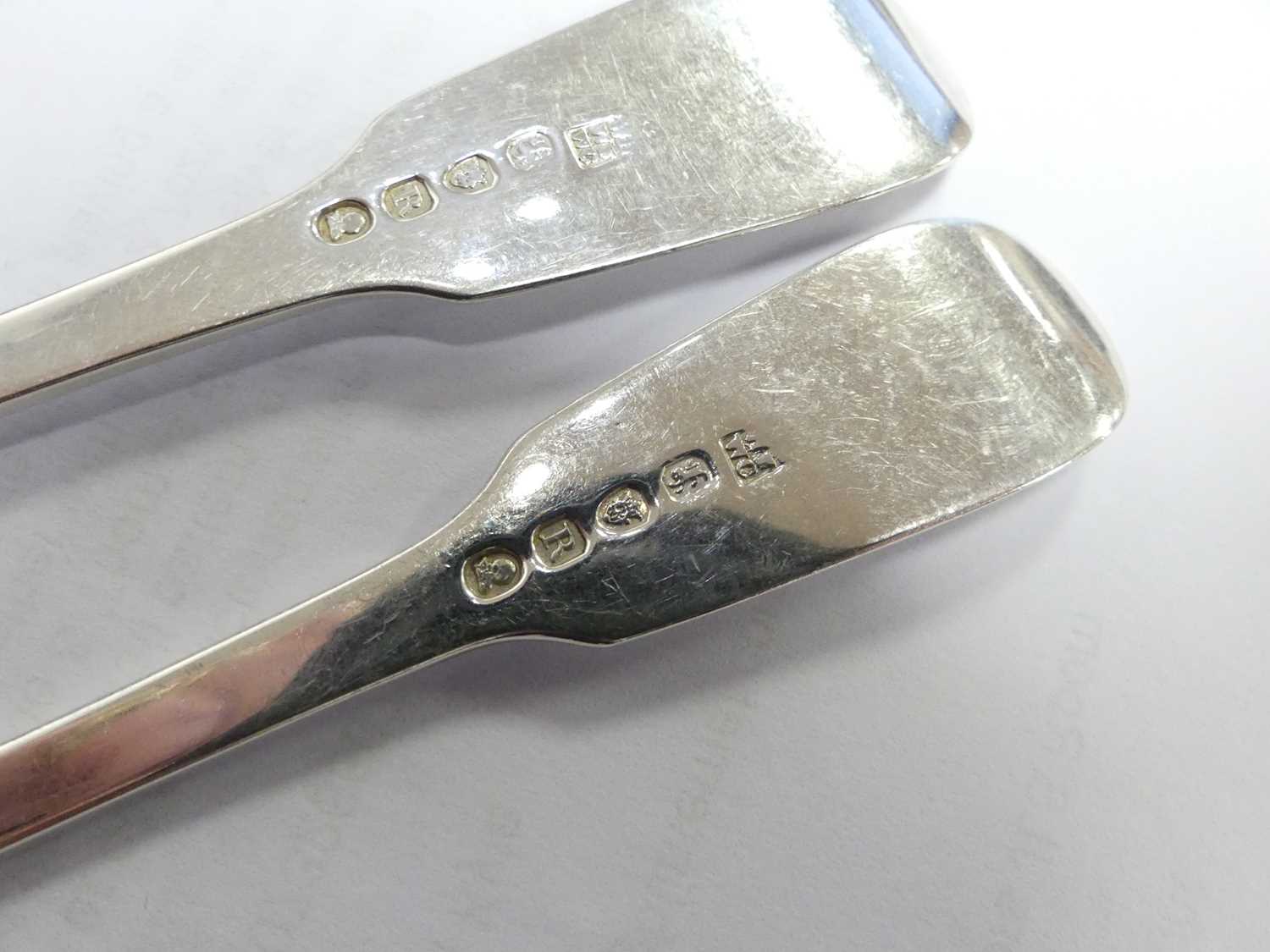 A set of five Victorian silver teaspoons, in the Fiddle & Shell pattern, maker John Aldwinckle & - Image 2 of 2