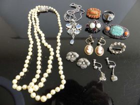 Assorted costume jewellery to include faux pearl double string choker, having 9ct white gold
