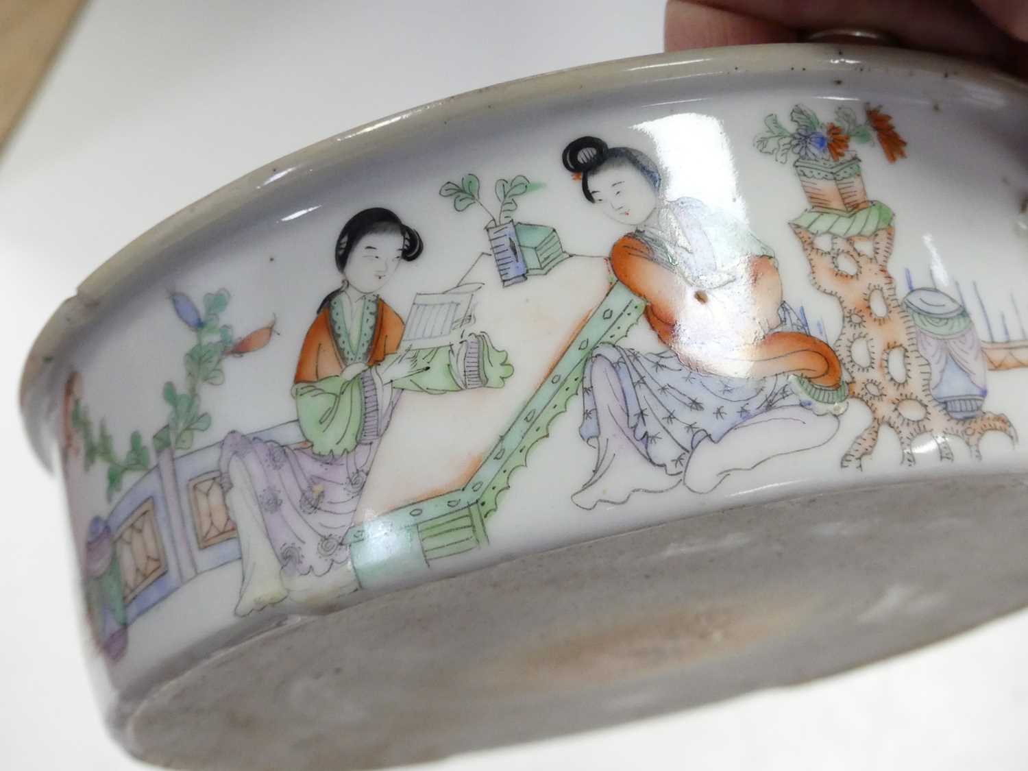 A Chinese republic period porcelain dish, enamel decorated with figures, dia. 22cm, together with - Image 6 of 8