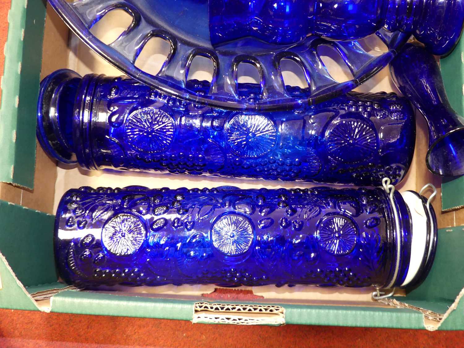A collection of blue glassware, to include fruit bowl, vases, jug etc - Image 2 of 2