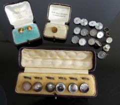 Mixed lot to include a cased set of gent's dress buttons, cased pair of 18ct gold and coral collar