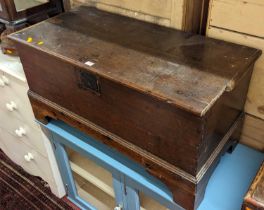An 18th century oak hinge top blanket chest, width 93cm Missing an obvious section of moulding to