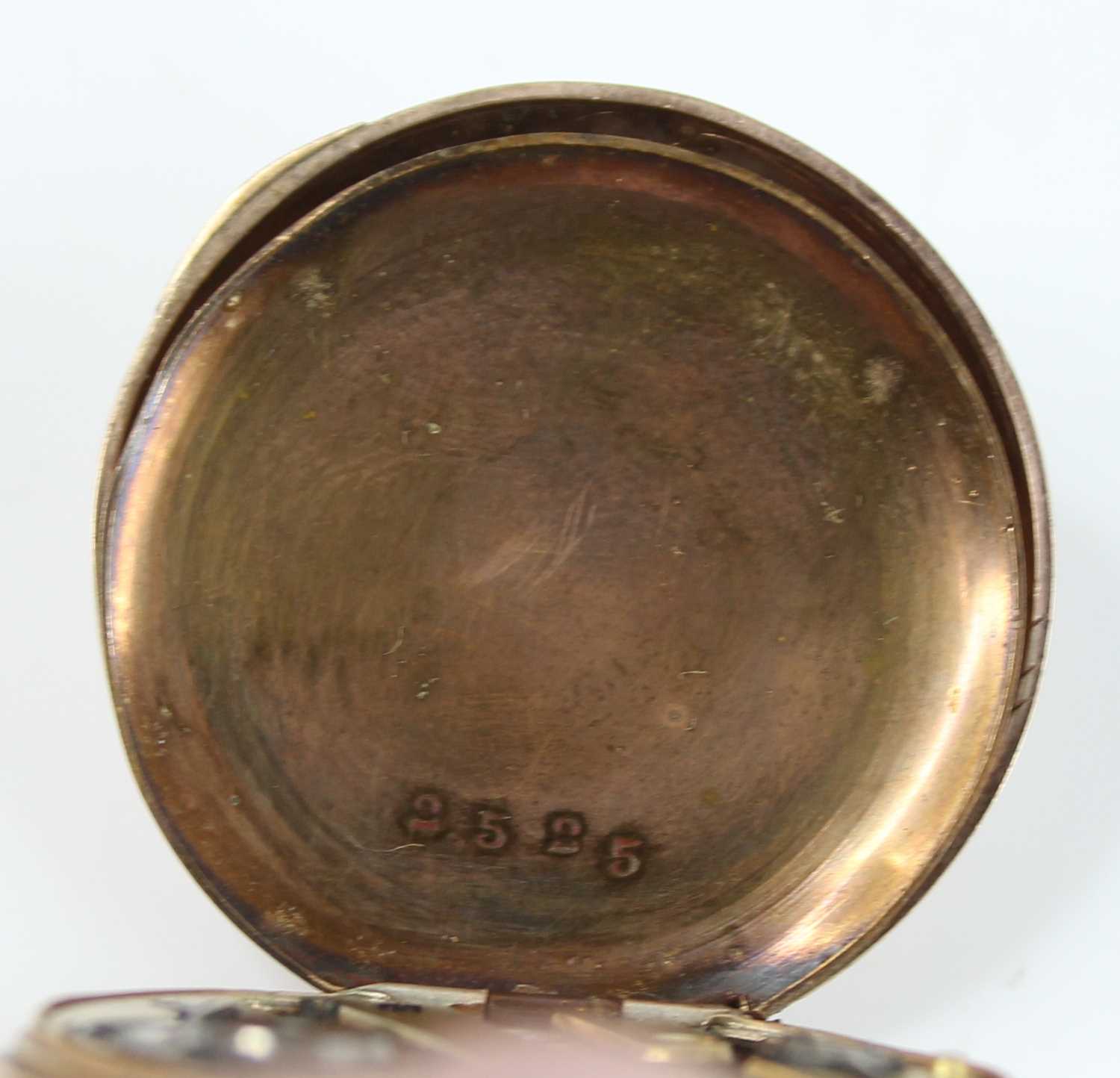 A continental lady's 9ct gold cased fob watch, the case with all-over engraved decoration, white - Image 4 of 6