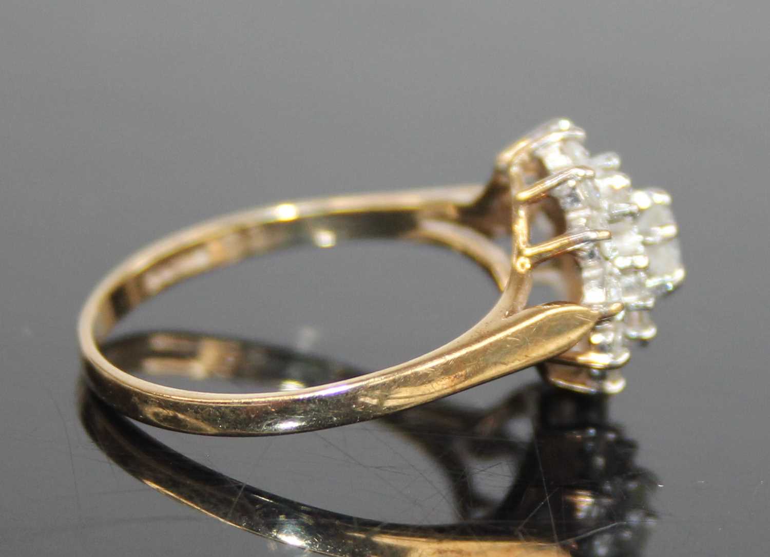 A 9ct yellow and white gold diamond circular cluster ring, comprising 19 round brilliant cut - Image 3 of 7