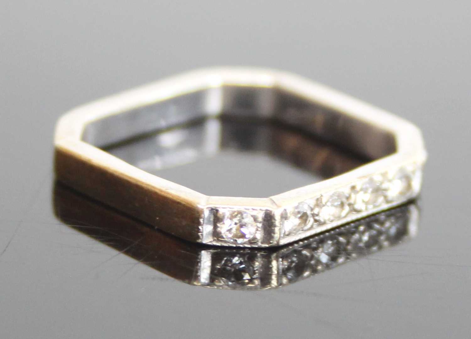 A white metal diamond octagonal shaped half eternity ring featuring 6 round brilliant cut diamonds - Image 2 of 6