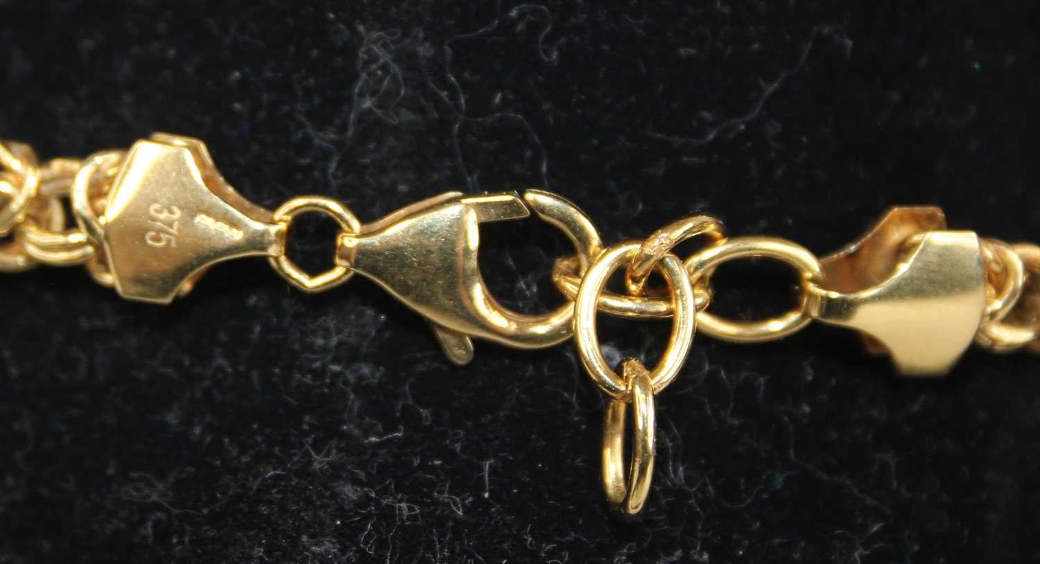 A modern 9ct gold graduated Byzantine link necklace, 13.5g, length 50cm In excellent condition - Image 3 of 4