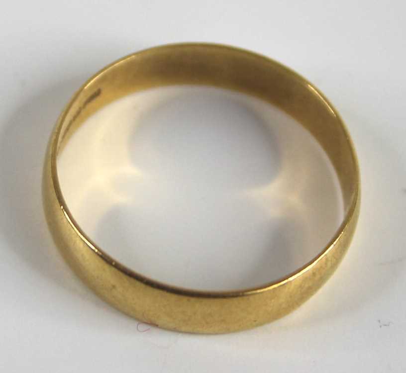 An 18ct gold court shaped wedding band, sponsor HS, 2.2g, size N - Image 4 of 5