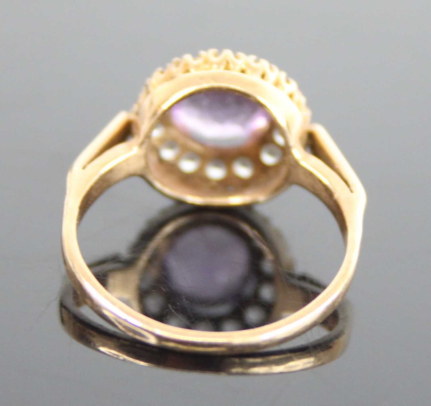 A 9ct yellow gold, amethyst and topaz circular cluster ring, having a centre round amethyst within a - Image 4 of 7