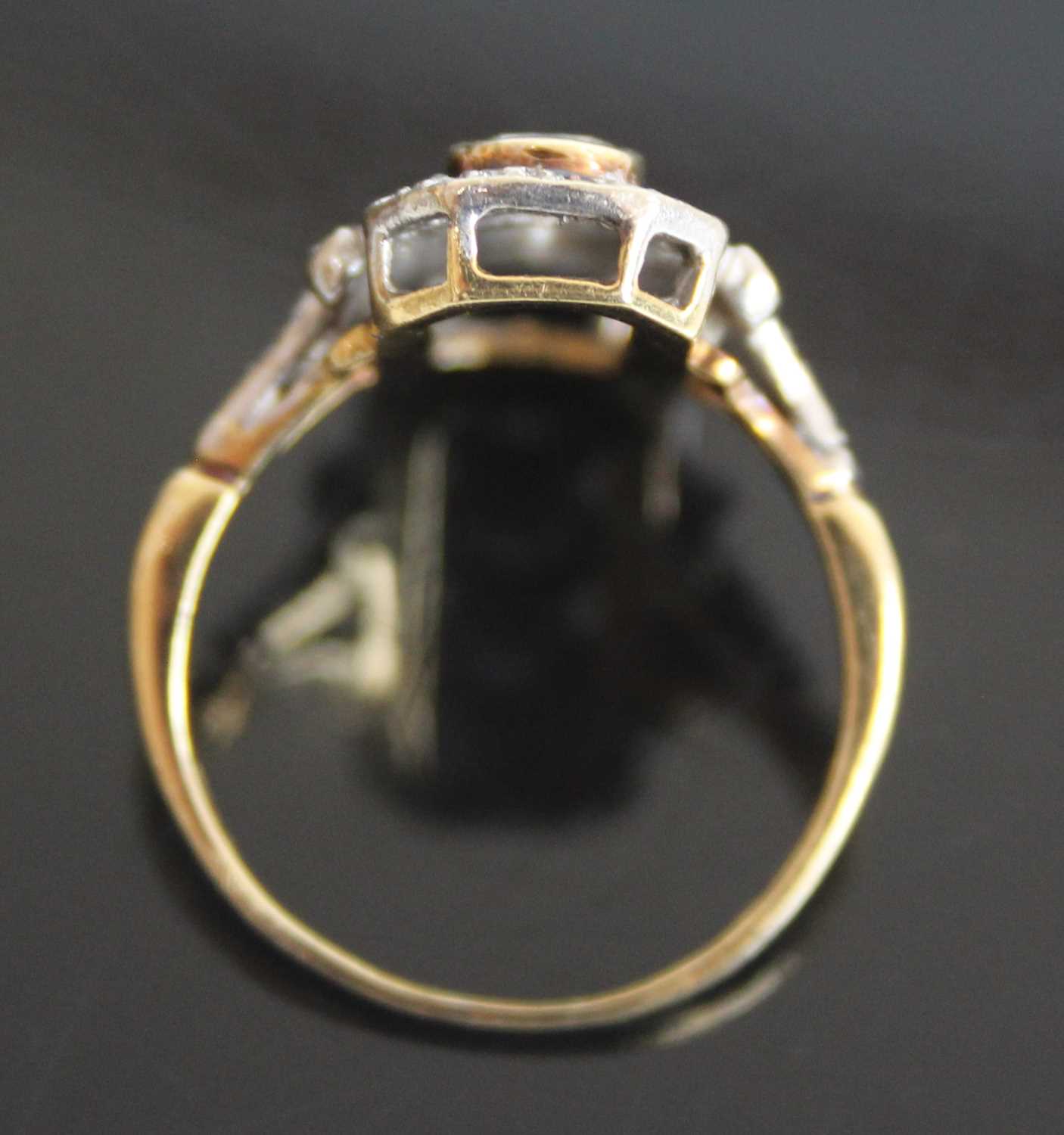 An 18ct yellow and white gold Art Deco style panel ring comprising 3 round brilliant cut diamonds in - Image 6 of 7