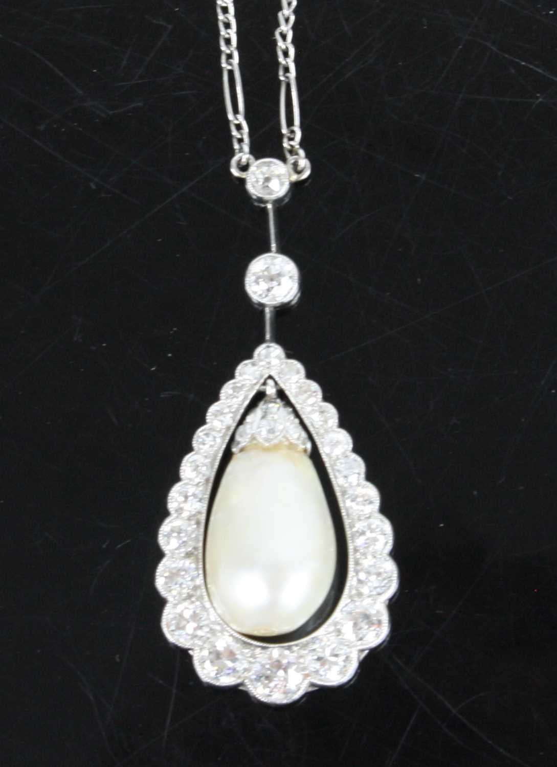 A white metal articulated pearl and diamond pear shaped cluster pendant, comprising a 16.5 x 10.15mm - Image 4 of 14