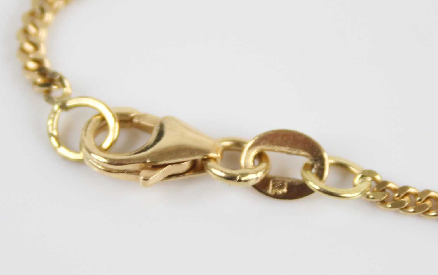 A modern 18ct gold flat curb link neck chain 4.9g, length 40cm Excellent and appears unworn - Image 3 of 3