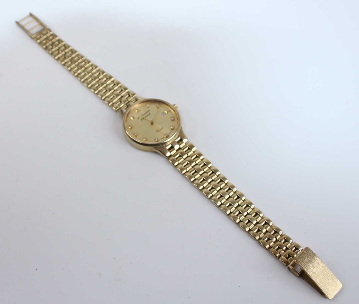W. Croxton of England - a lady's 9ct gold cased quartz bracelet watch, having a signed gilded - Image 3 of 5