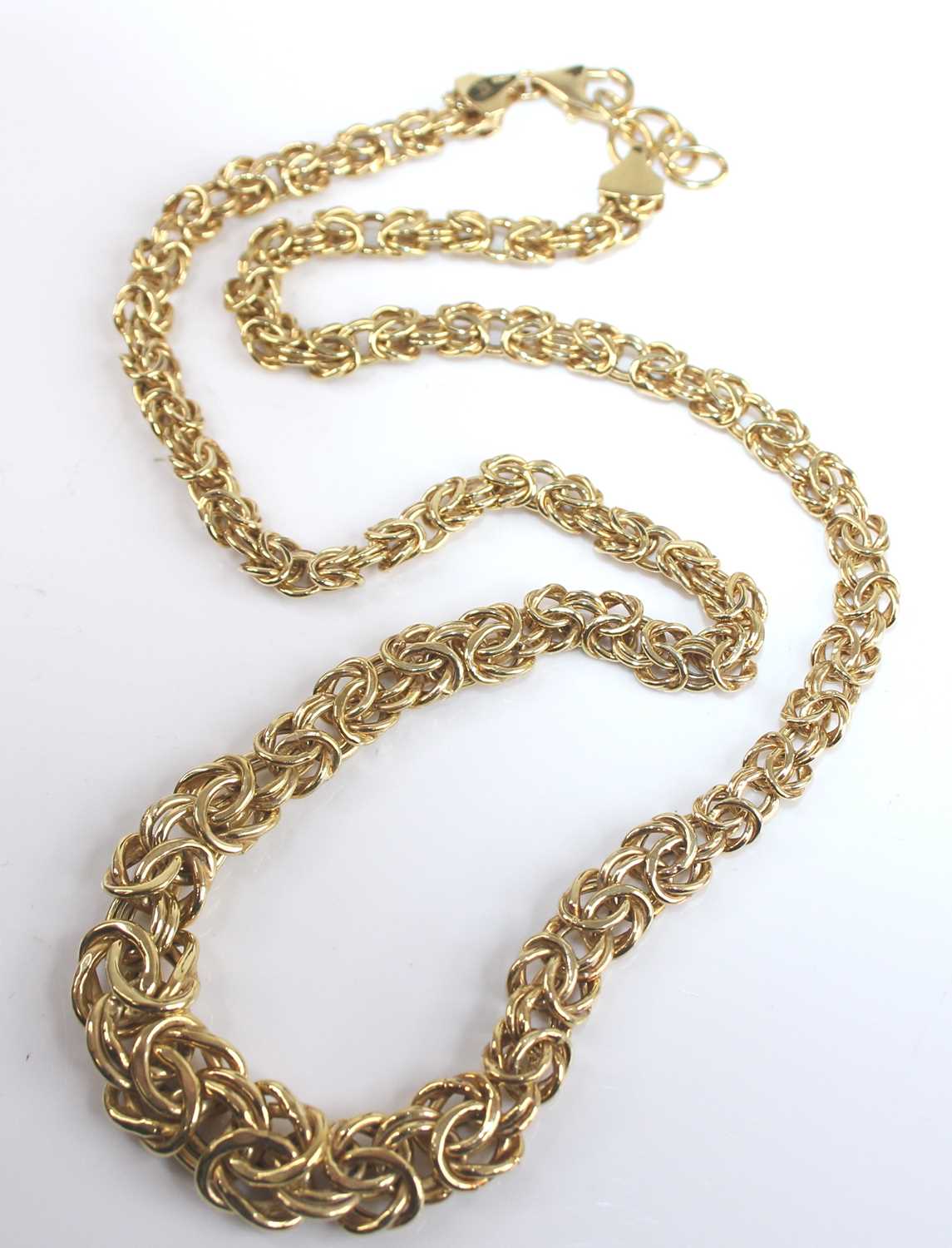 A modern 9ct gold graduated Byzantine link necklace, 13.5g, length 50cm In excellent condition - Image 4 of 4