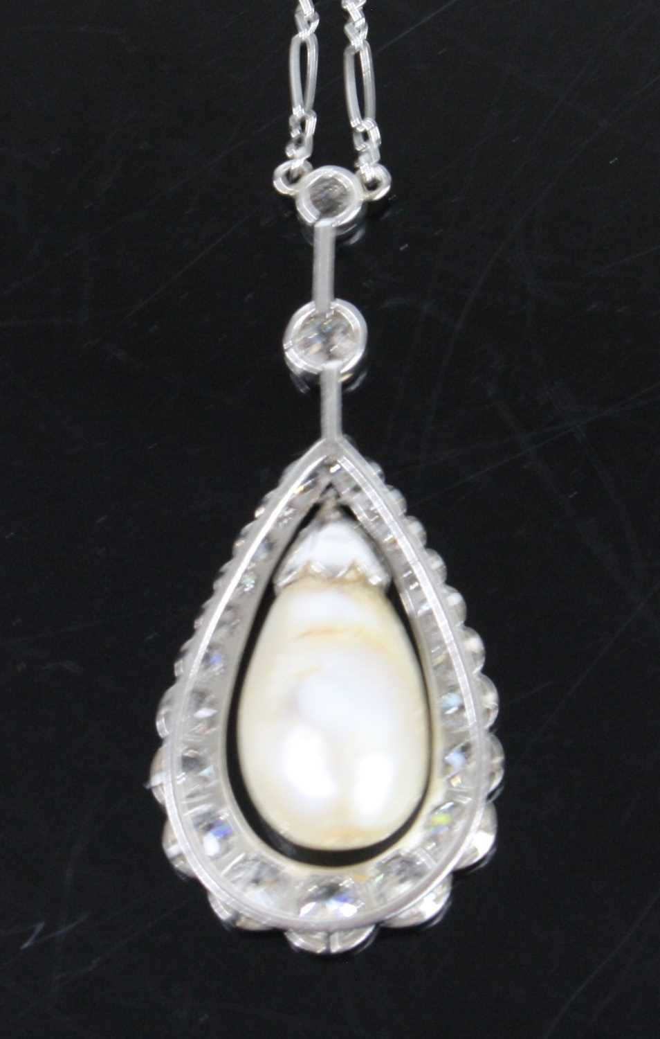 A white metal articulated pearl and diamond pear shaped cluster pendant, comprising a 16.5 x 10.15mm - Image 5 of 14