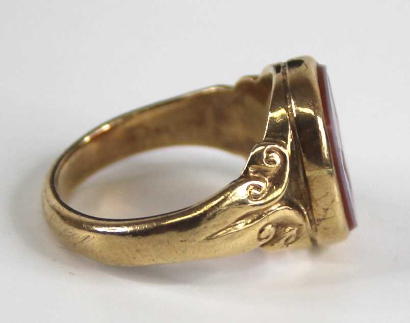 A Victorian style 9ct gold and agate set masonic signet ring, the agate setting measuring 15 x 12mm, - Image 3 of 7