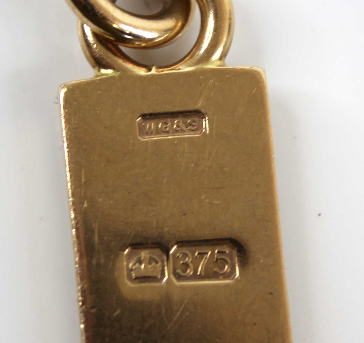 A modern 9ct gold ingot pendant, sponsor WG&S, Birmingham 1977, 15.7g, 5cm - Image 2 of 4