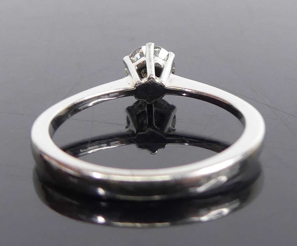 An 18ct white gold diamond solitaire ring, comprising a round brilliant cut diamond in six-claw - Image 4 of 6