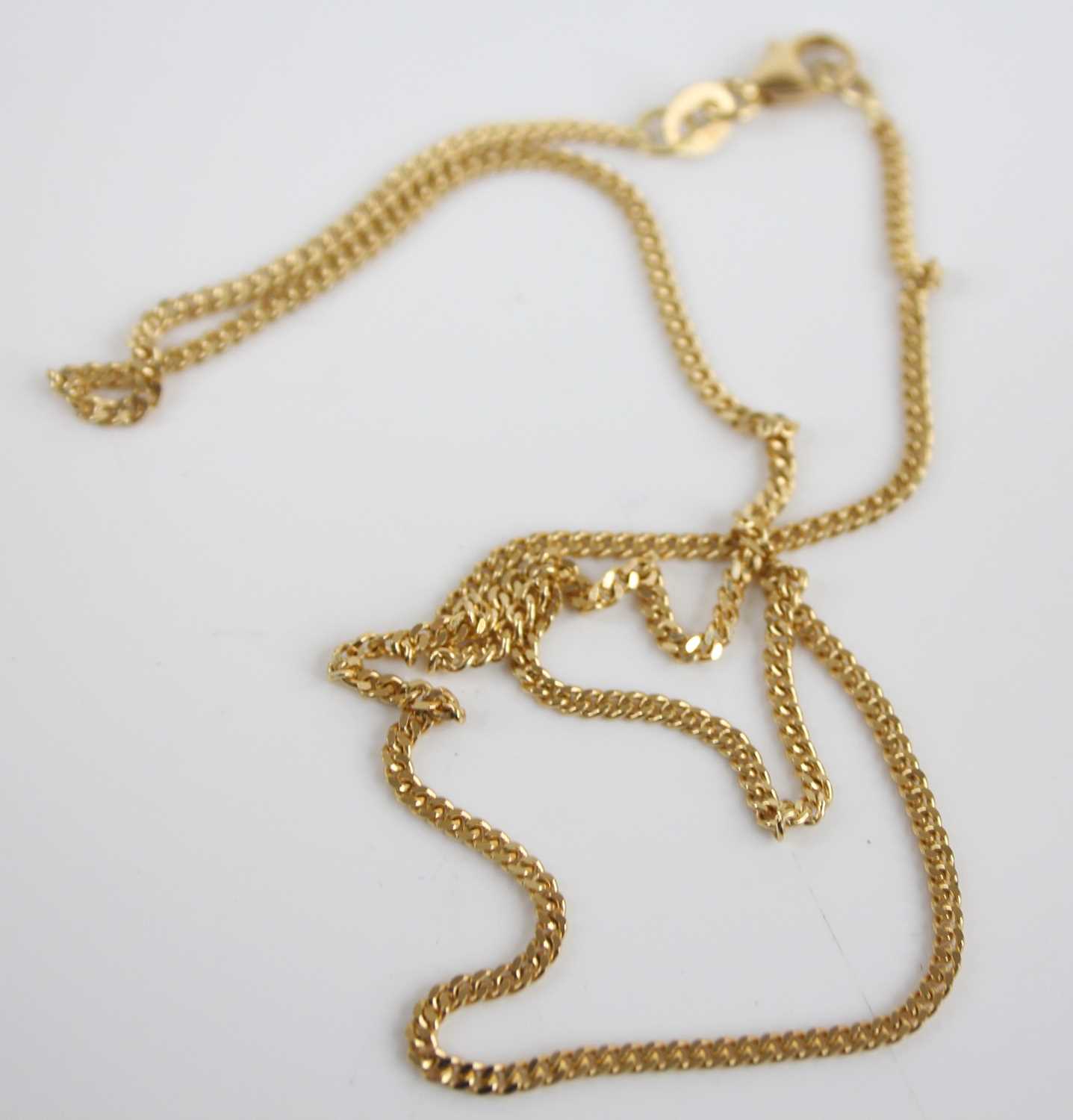 A modern 18ct gold flat curb link neck chain 4.9g, length 40cm Excellent and appears unworn - Image 2 of 3