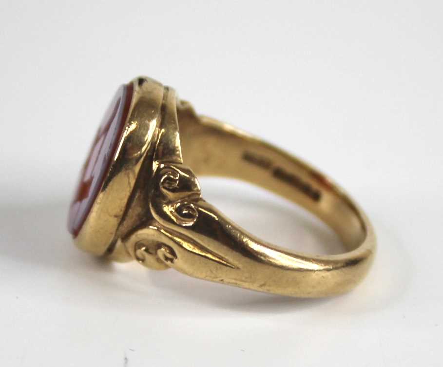 A Victorian style 9ct gold and agate set masonic signet ring, the agate setting measuring 15 x 12mm, - Image 5 of 7