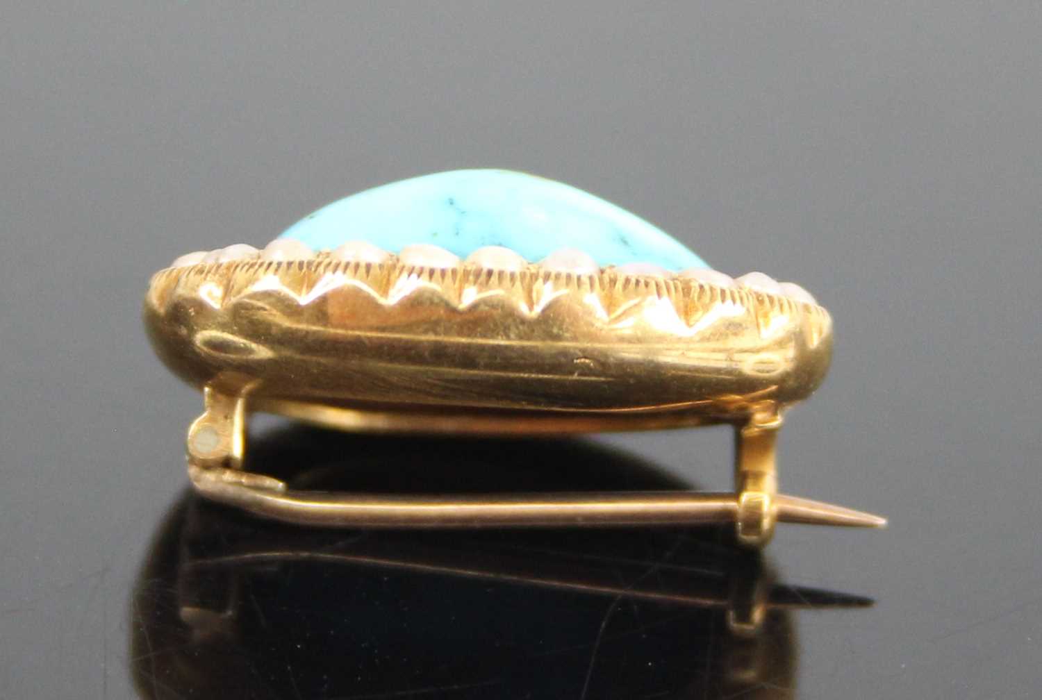 A yellow metal, turquoise and pearl oval cluster brooch, comprising a centre 14.78 x 9 x 5.55mm oval - Image 4 of 5