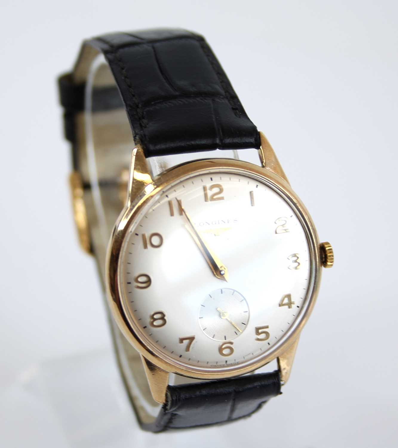 A gent's Longines 9ct gold cased wristwatch, having a signed silvered Arabic dial with subsidiary - Image 2 of 5