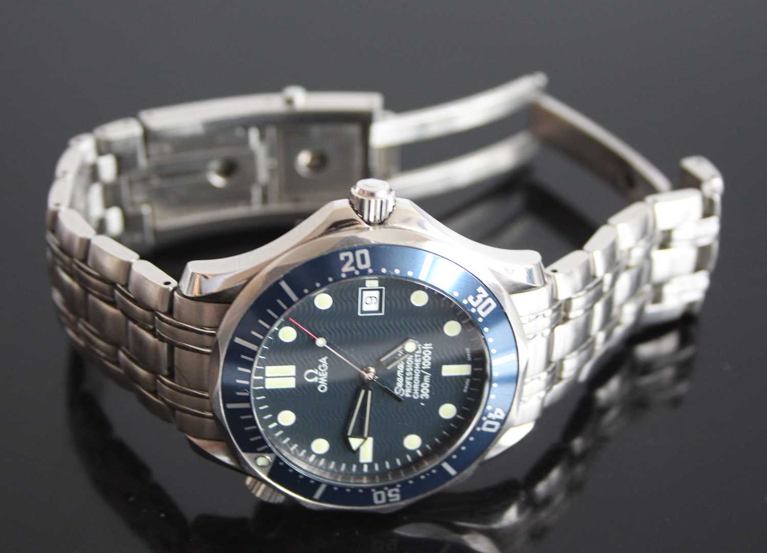 A stainless steel Omega Seamaster Professional chronometer automatic wrist watch, the round blue - Image 4 of 8