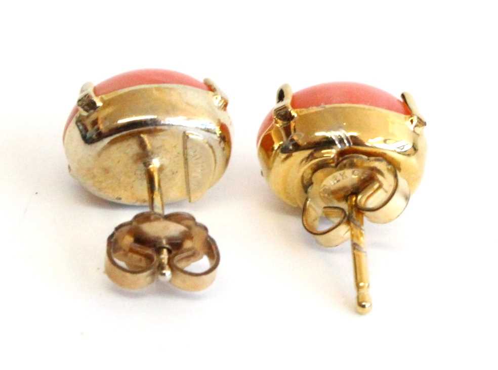 A pair of Hawaiian yellow metal and coral set ear studs, stamped 12k and tested as approx 12ct gold, - Image 3 of 4